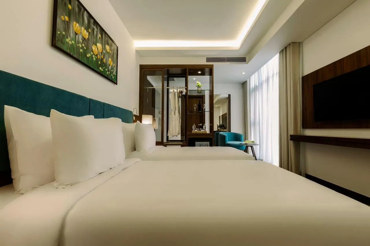 Maximilan Danang Beach Hotel Vietnam